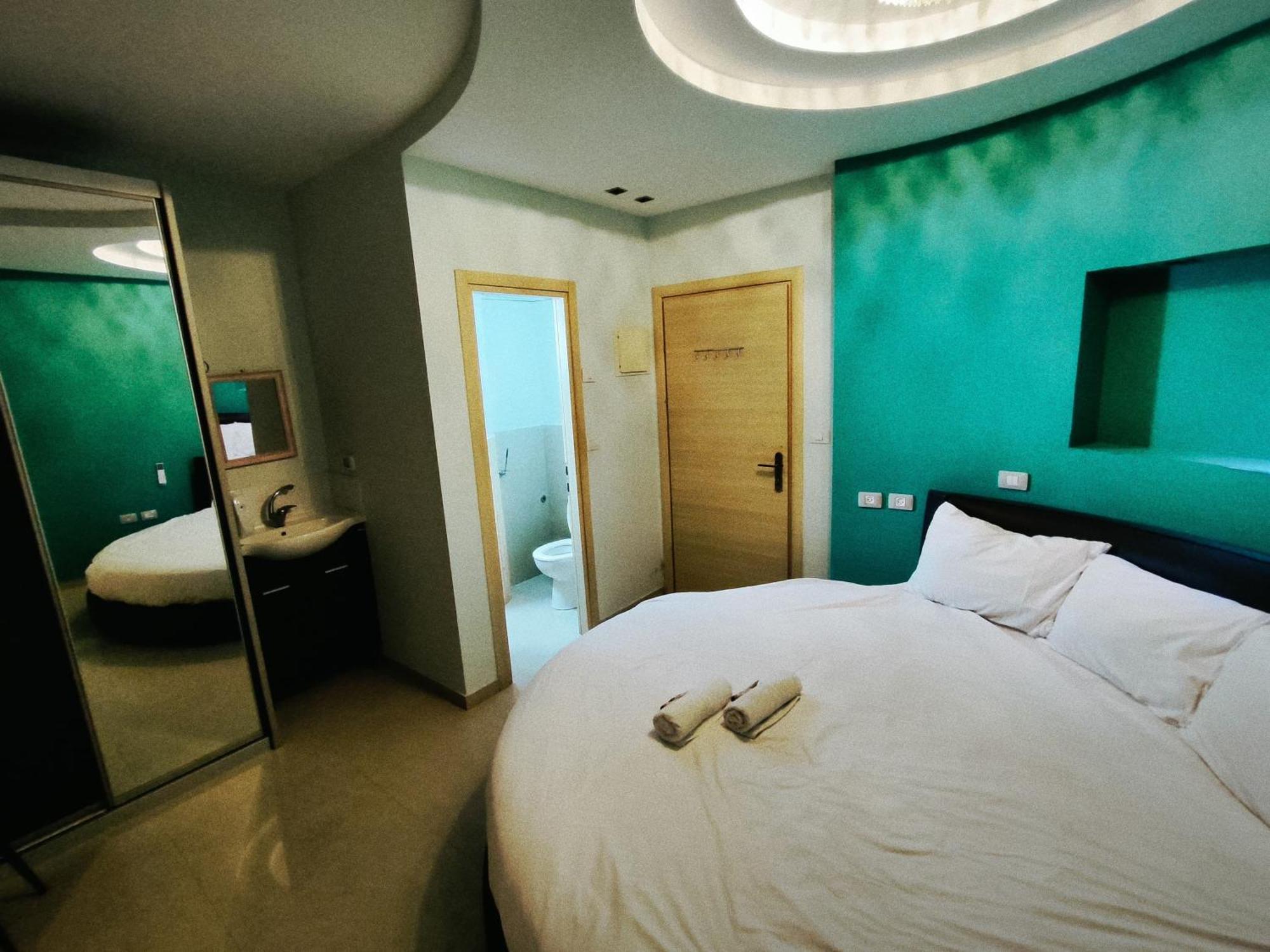 Marina Beach Hotel Тель-Авив Экстерьер фото