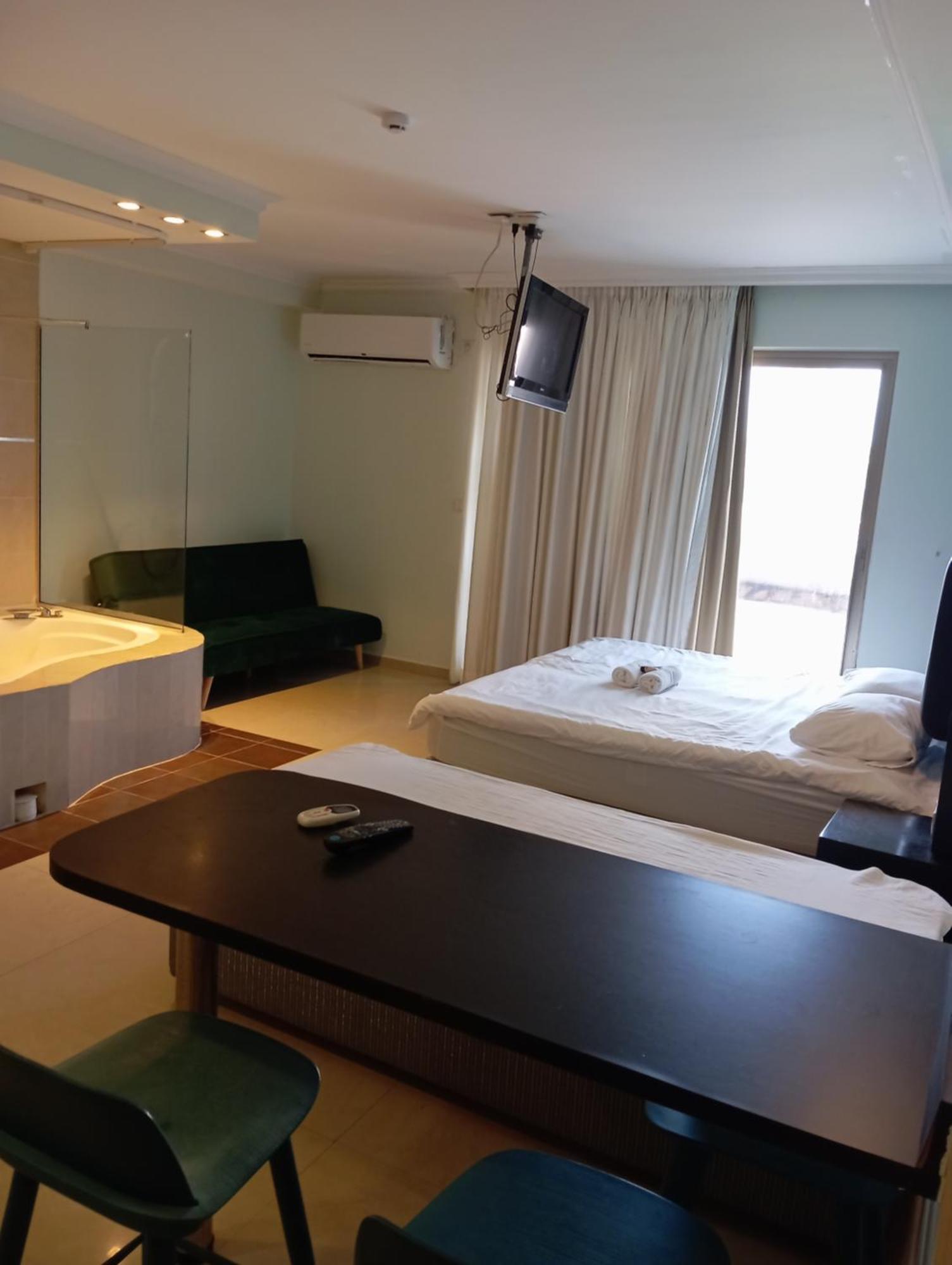 Marina Beach Hotel Тель-Авив Экстерьер фото