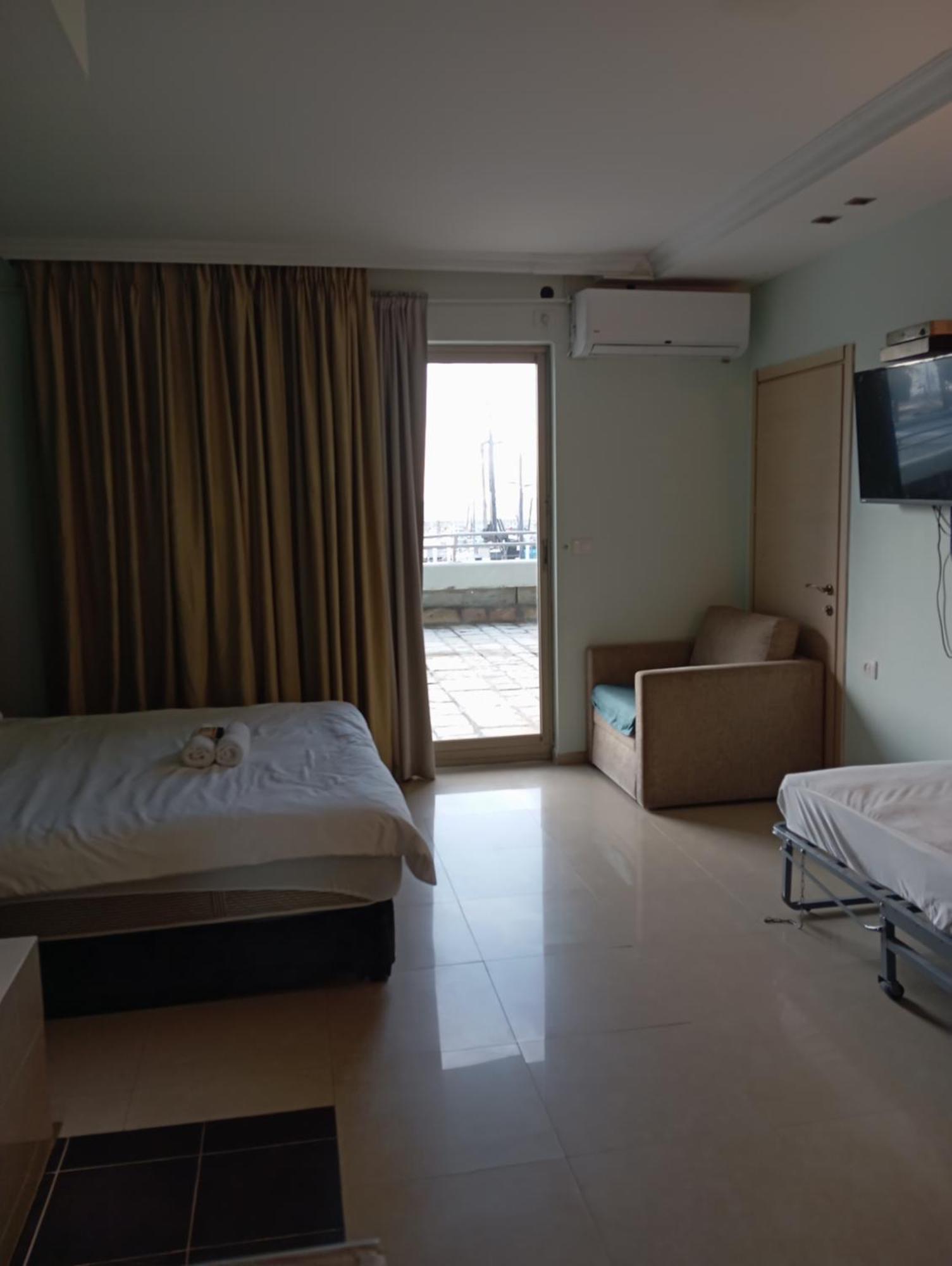 Marina Beach Hotel Тель-Авив Экстерьер фото