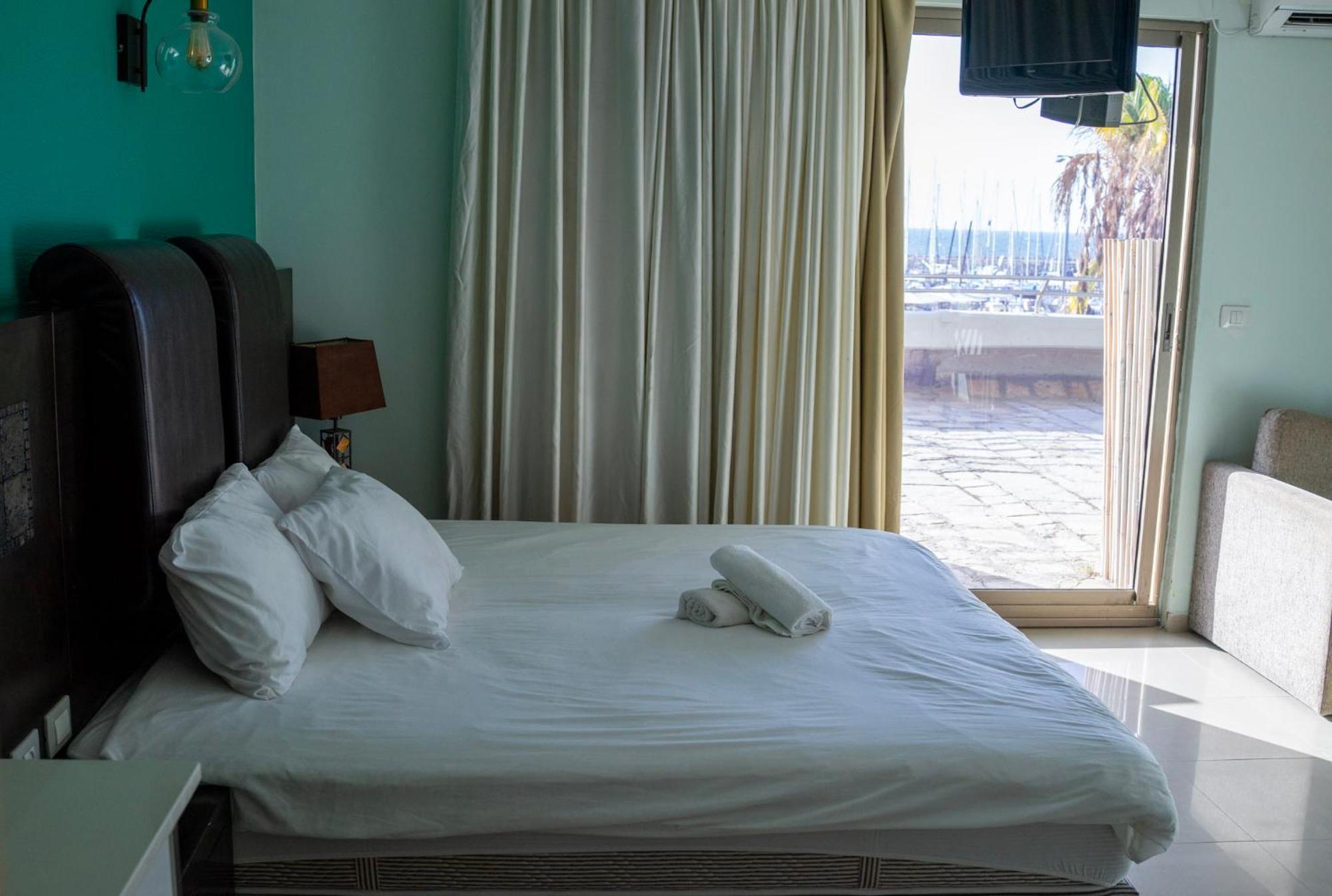 Marina Beach Hotel Тель-Авив Экстерьер фото