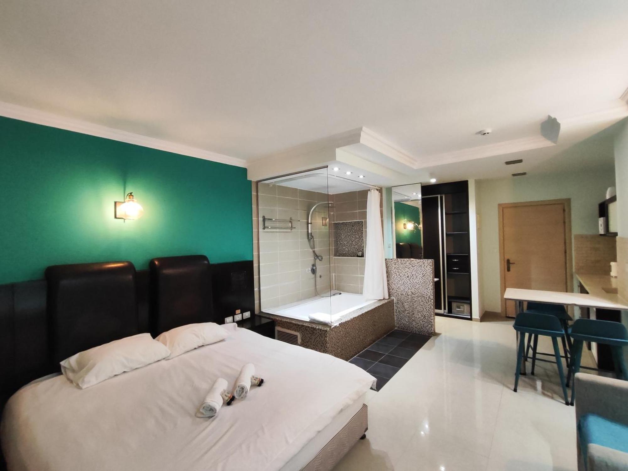 Marina Beach Hotel Тель-Авив Экстерьер фото